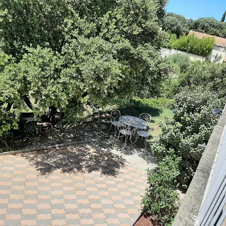 L'oustaou Au Calme Dans Un Pittoresque Petit Village *