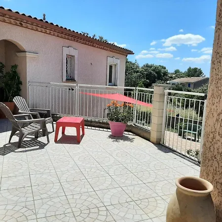 L'oustaou Au Calme Dans Un Pittoresque Petit Village