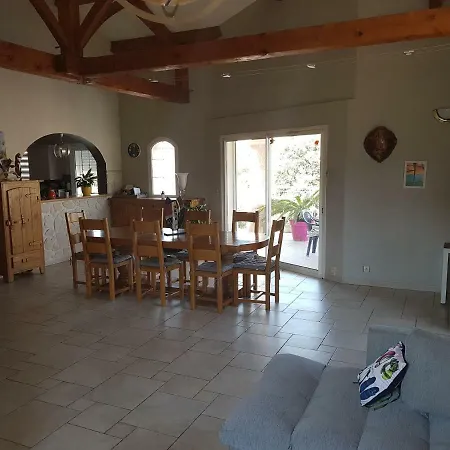 L'oustaou Au Calme Dans Un Pittoresque Petit Village Montpezat (Gard)