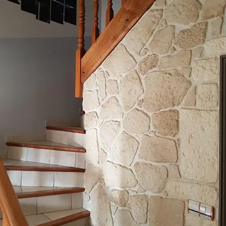 L'oustaou Au Calme Dans Un Pittoresque Petit Village Holiday home